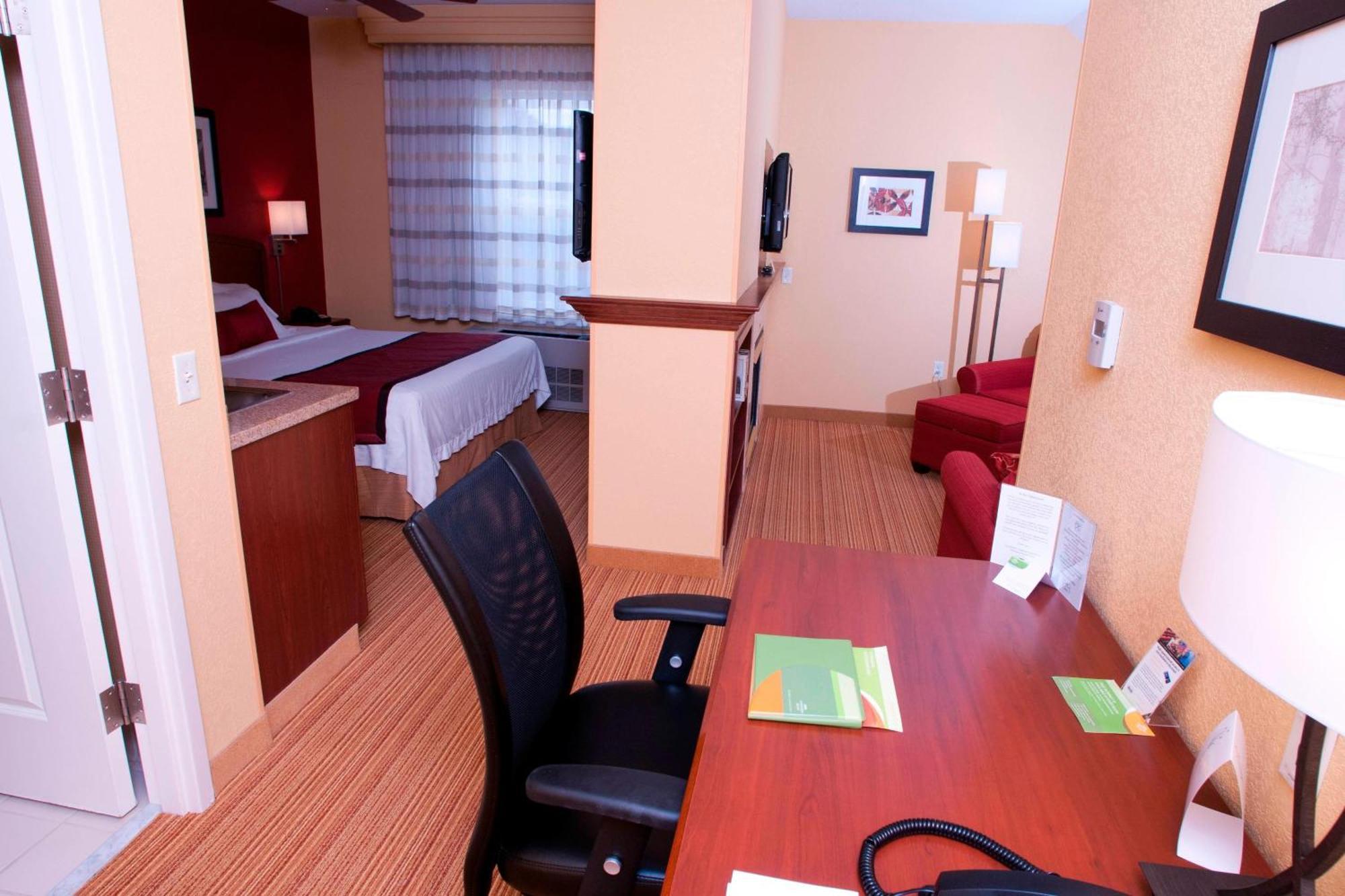 Courtyard Middlebury Otel Dış mekan fotoğraf